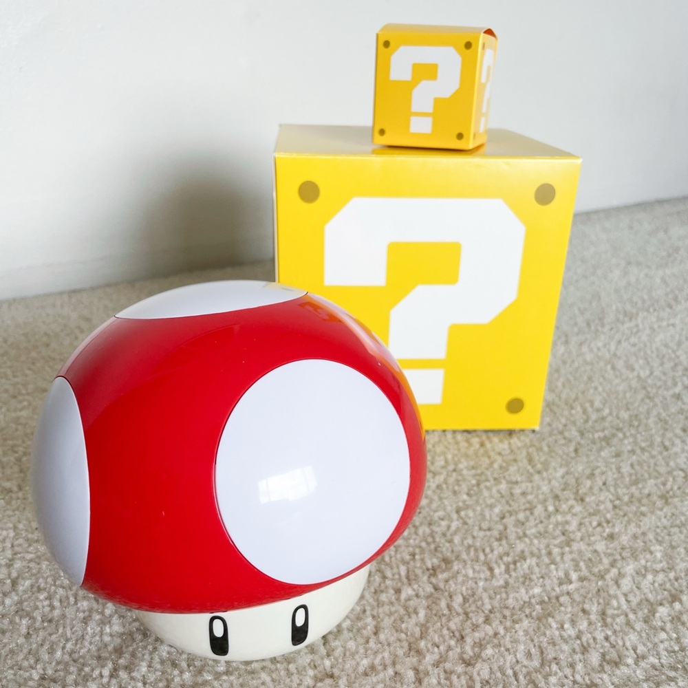 Super Mario storage box/display
